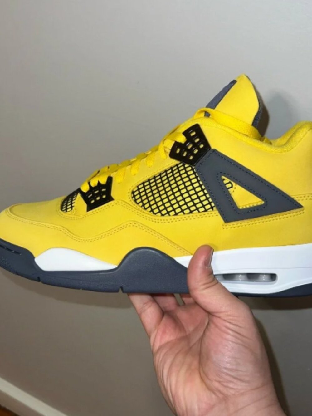 Air Jordan 4 “Lightning”